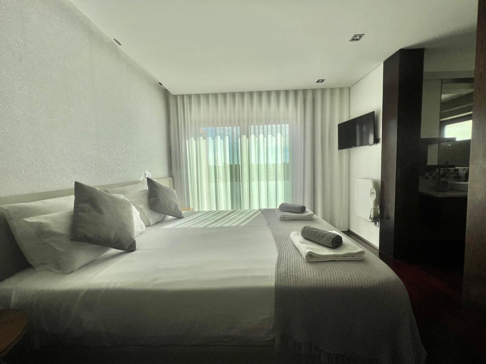 O Cantinho Entre A Ria E O Mar - With Hot Water Pool All Year Round Torreira Exterior foto